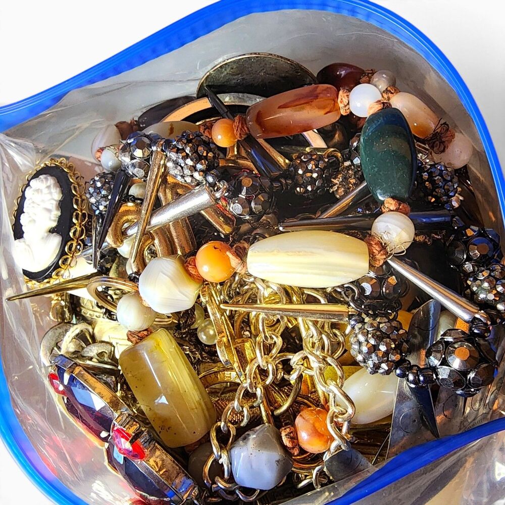 10 LB Unsorted Estate Costume Jewelry Lot Wearable Craft Repair Vintage to Now - Picture 6 of 10